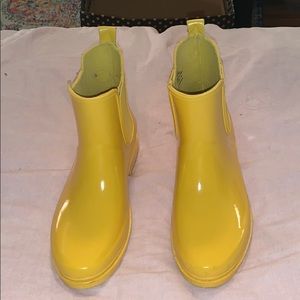 Wide Width Yellow Rain Boots